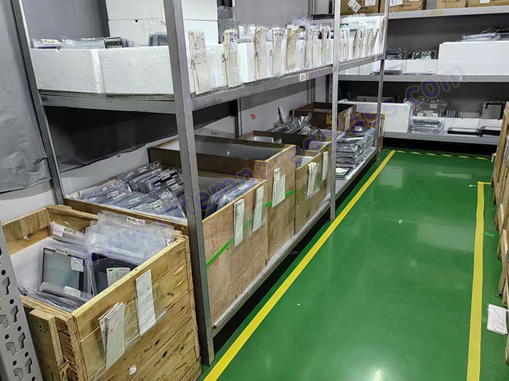 触摸屏可以用多厚的钢化玻璃？